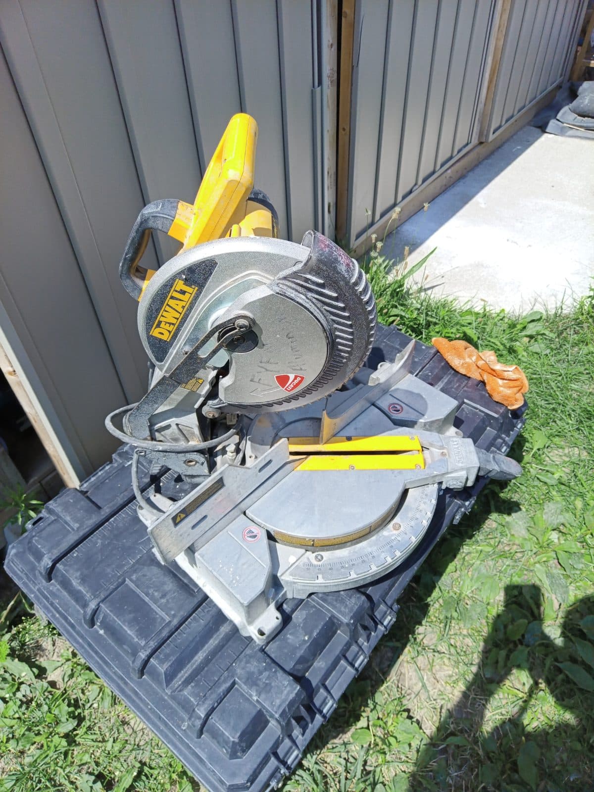 10-Inch Single Bevel Compound Miter Saw
