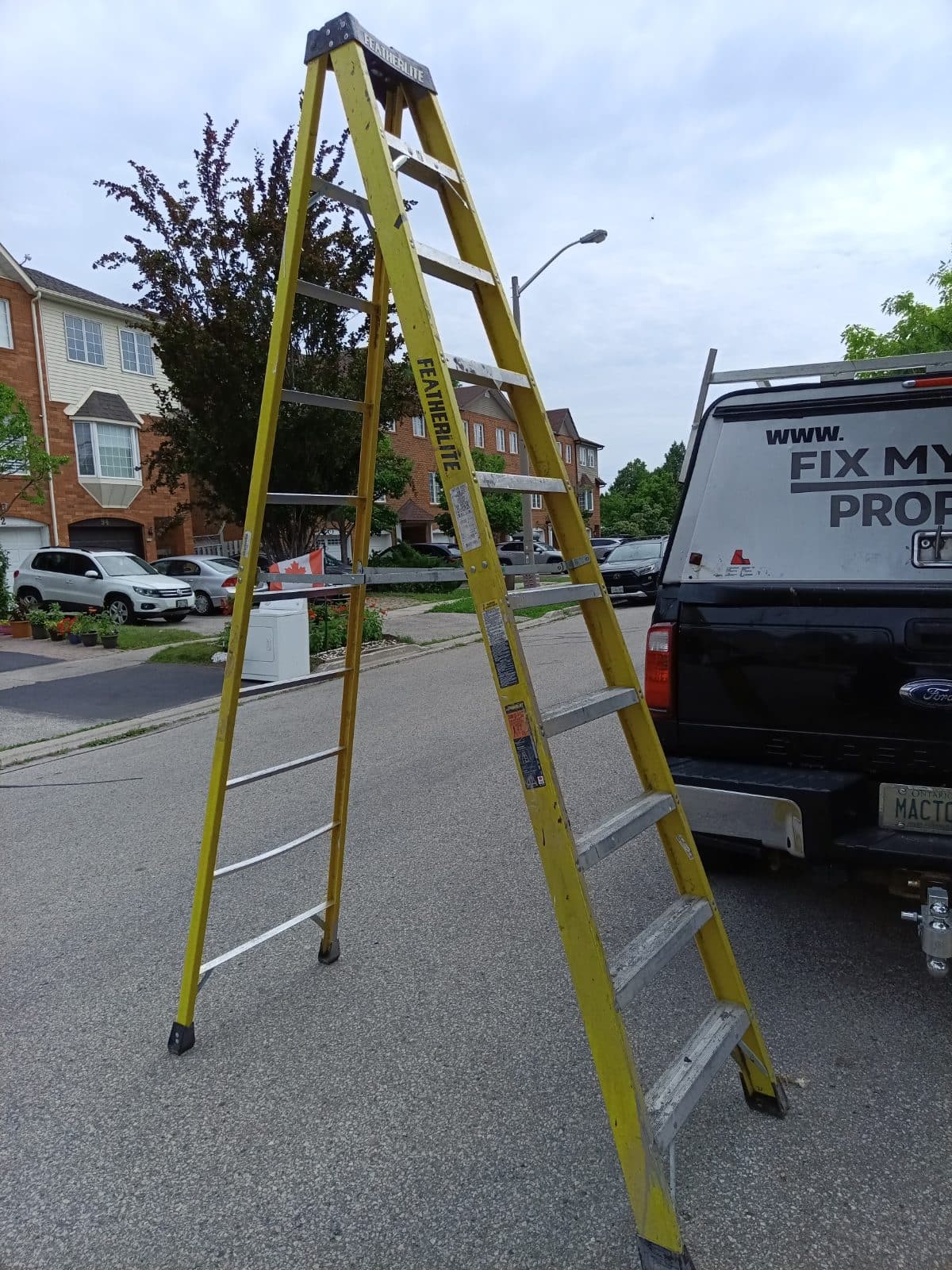 10-foot fiberglass step ladder — photo 1