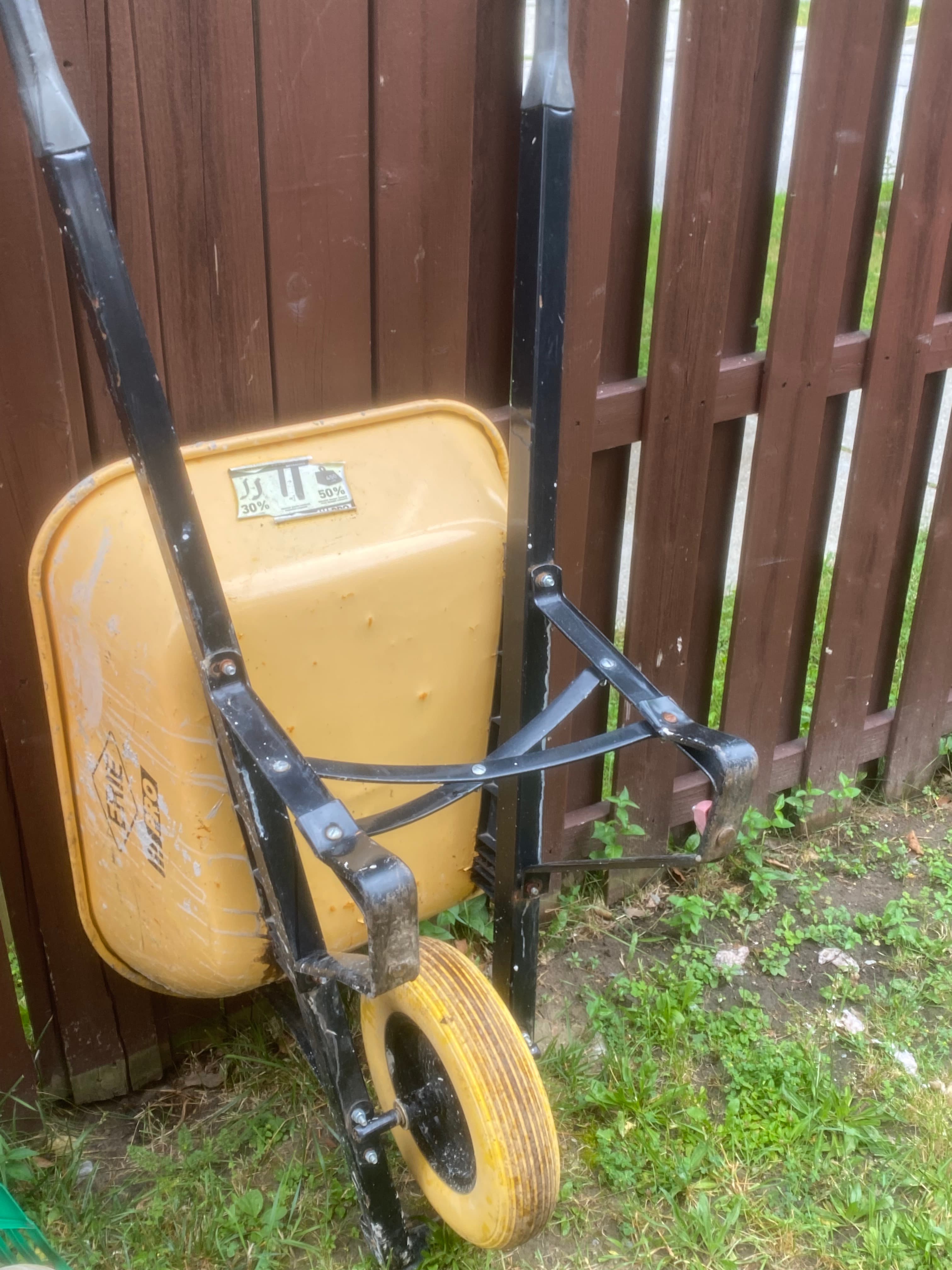 Wheelbarrow — photo 1