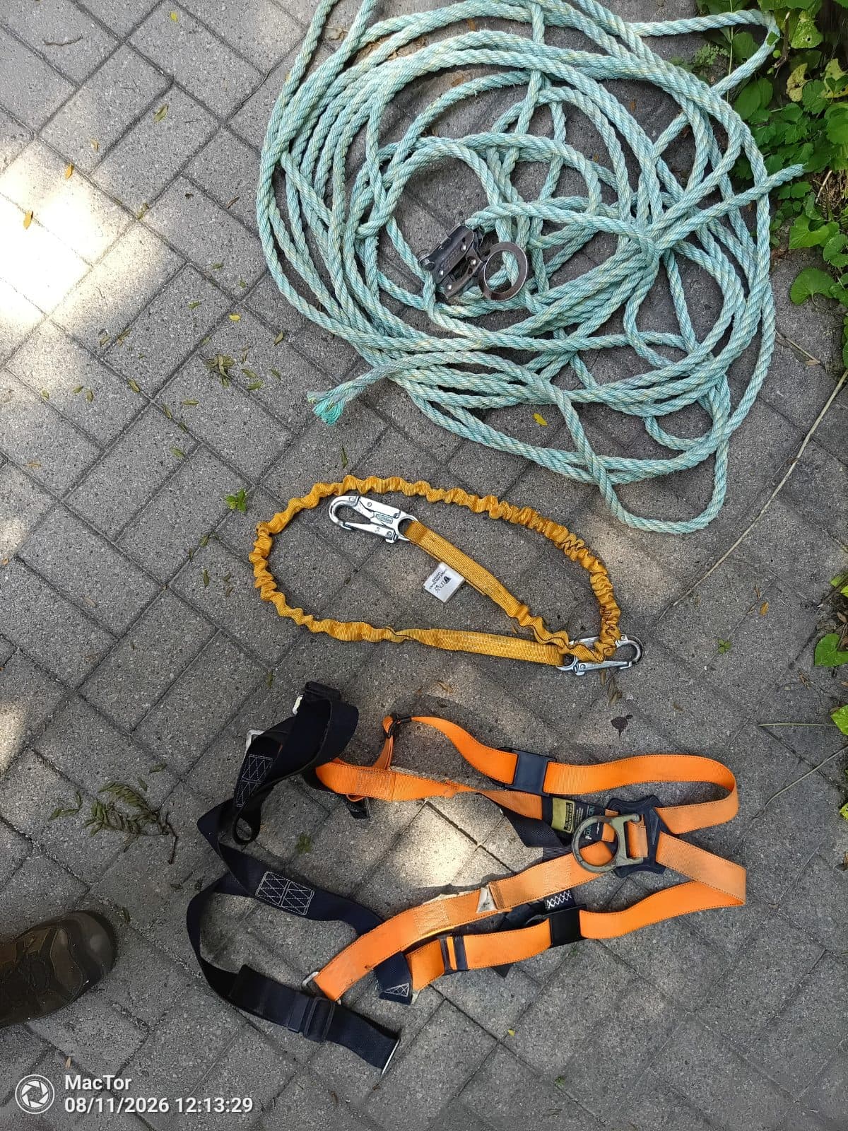 Safety Harness with Shock-Absorbing Lanyard & Lifeline — photo 1