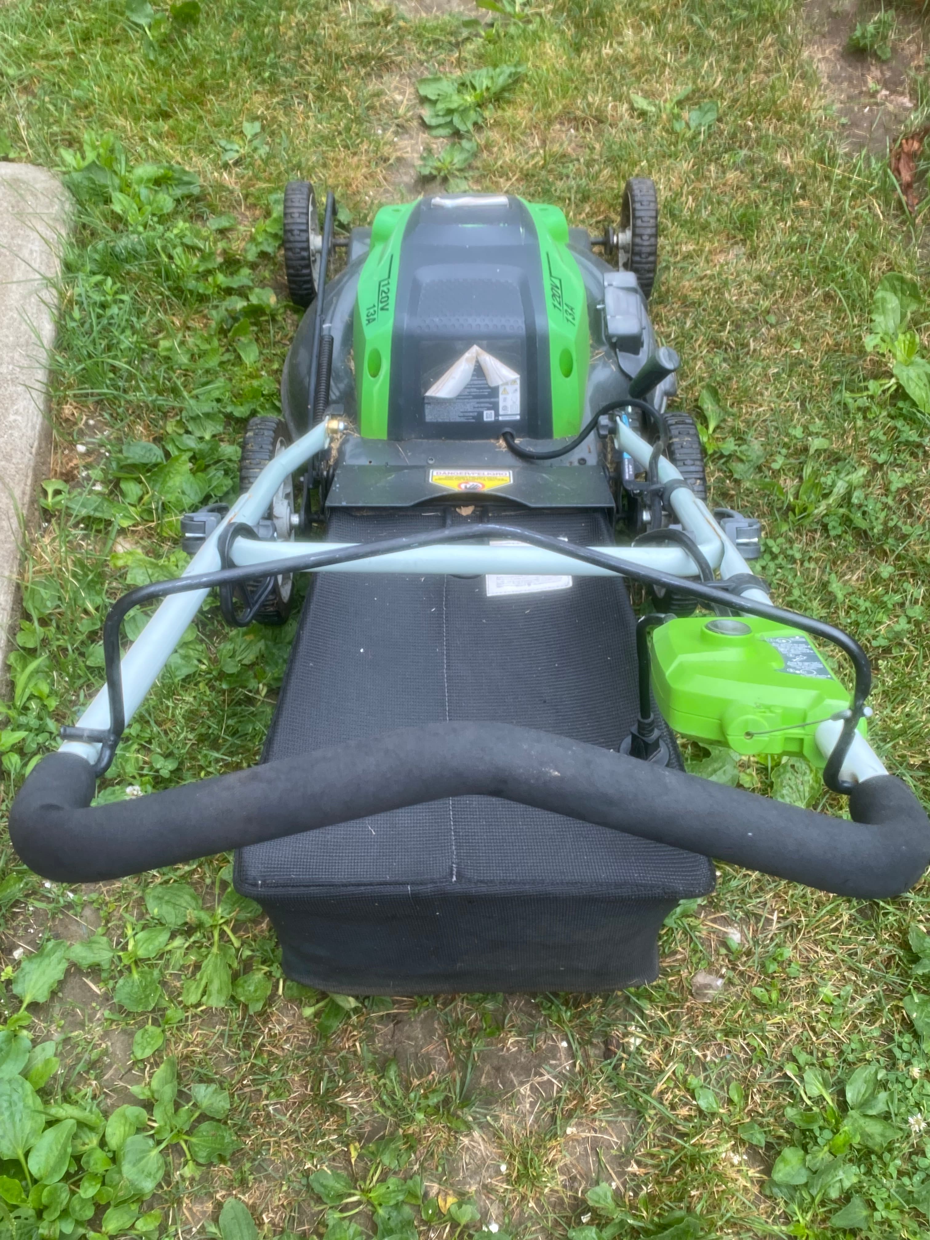 Electric Lawn Mower — photo 1